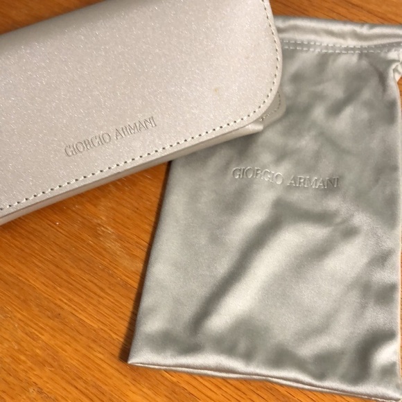 Giorgio Armani sunglasses case - Picture 6 of 6